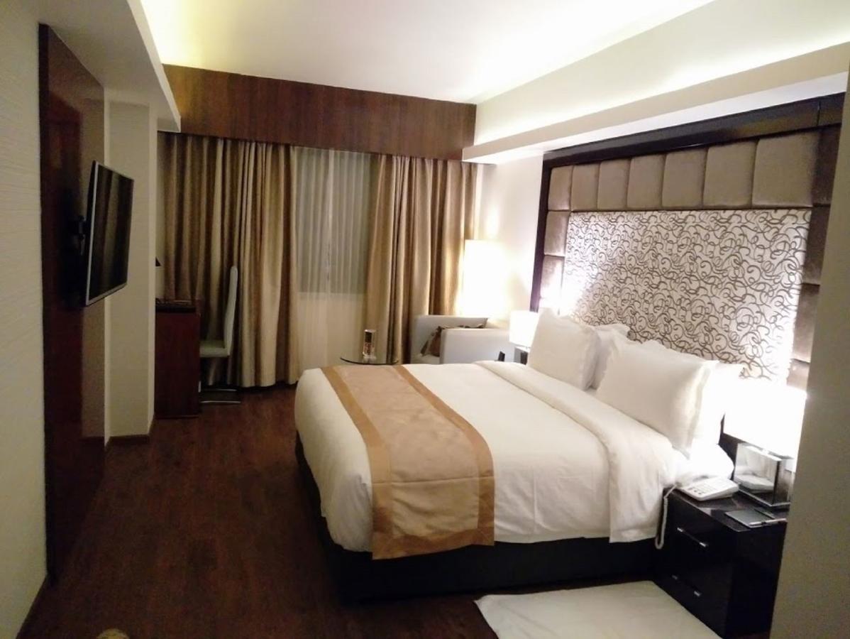 Hotel Oxina Lygon Tiruchirappalli エクステリア 写真