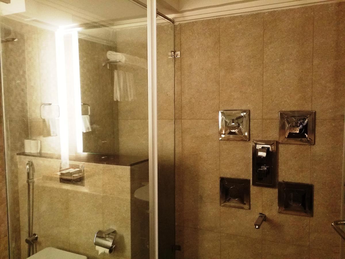 Hotel Oxina Lygon Tiruchirappalli エクステリア 写真