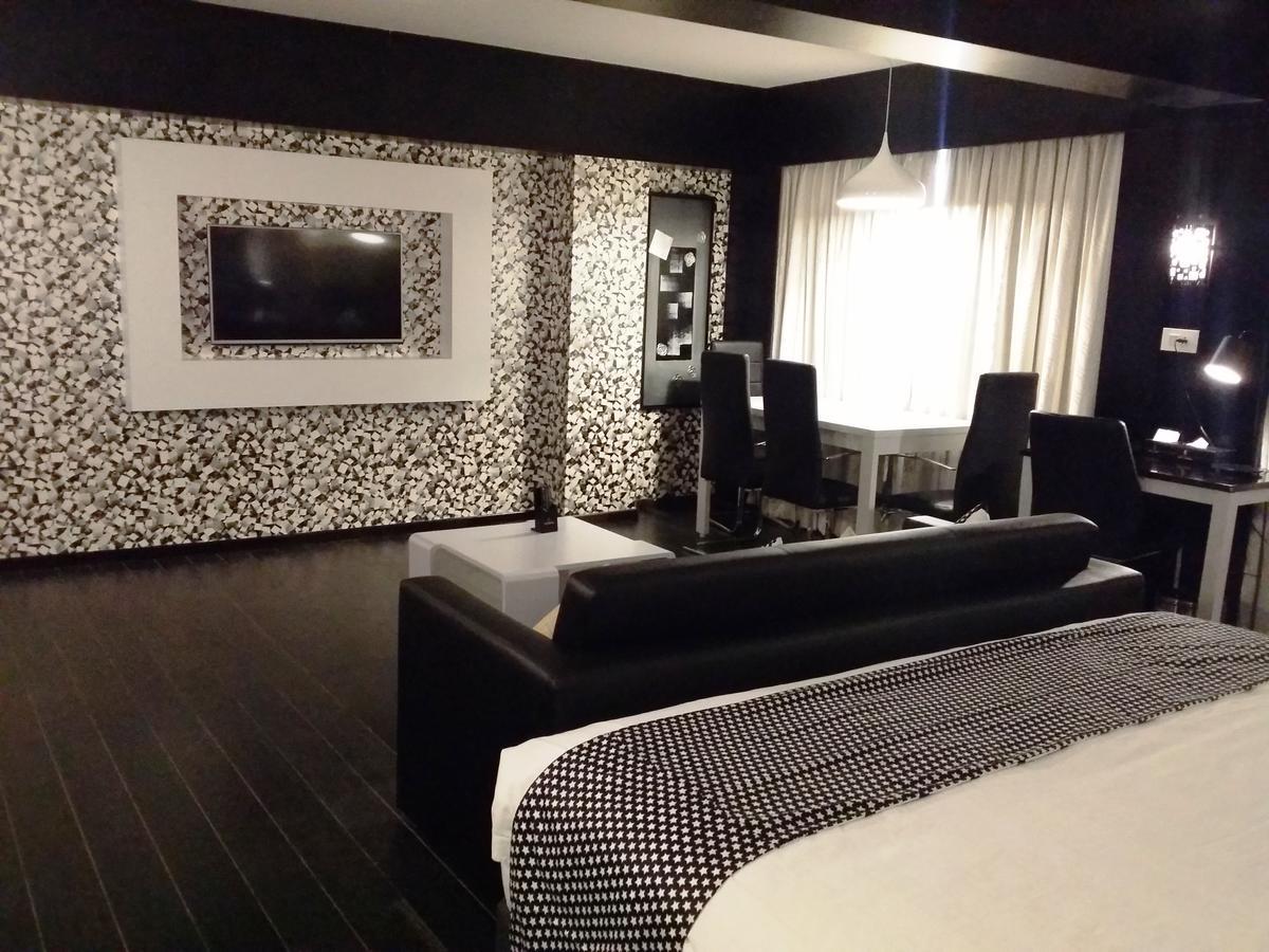 Hotel Oxina Lygon Tiruchirappalli エクステリア 写真