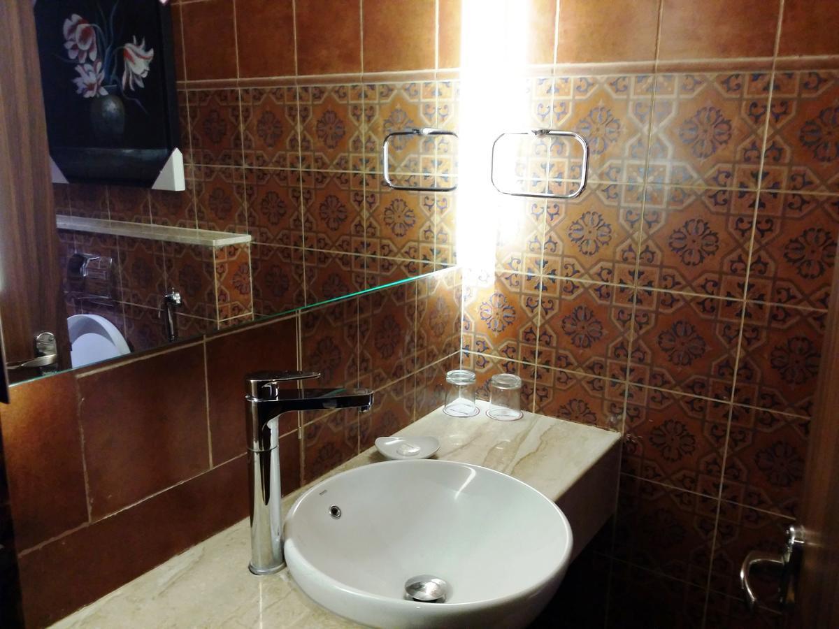 Hotel Oxina Lygon Tiruchirappalli エクステリア 写真