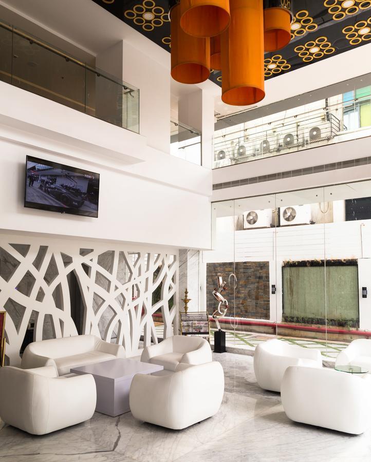 Hotel Oxina Lygon Tiruchirappalli エクステリア 写真