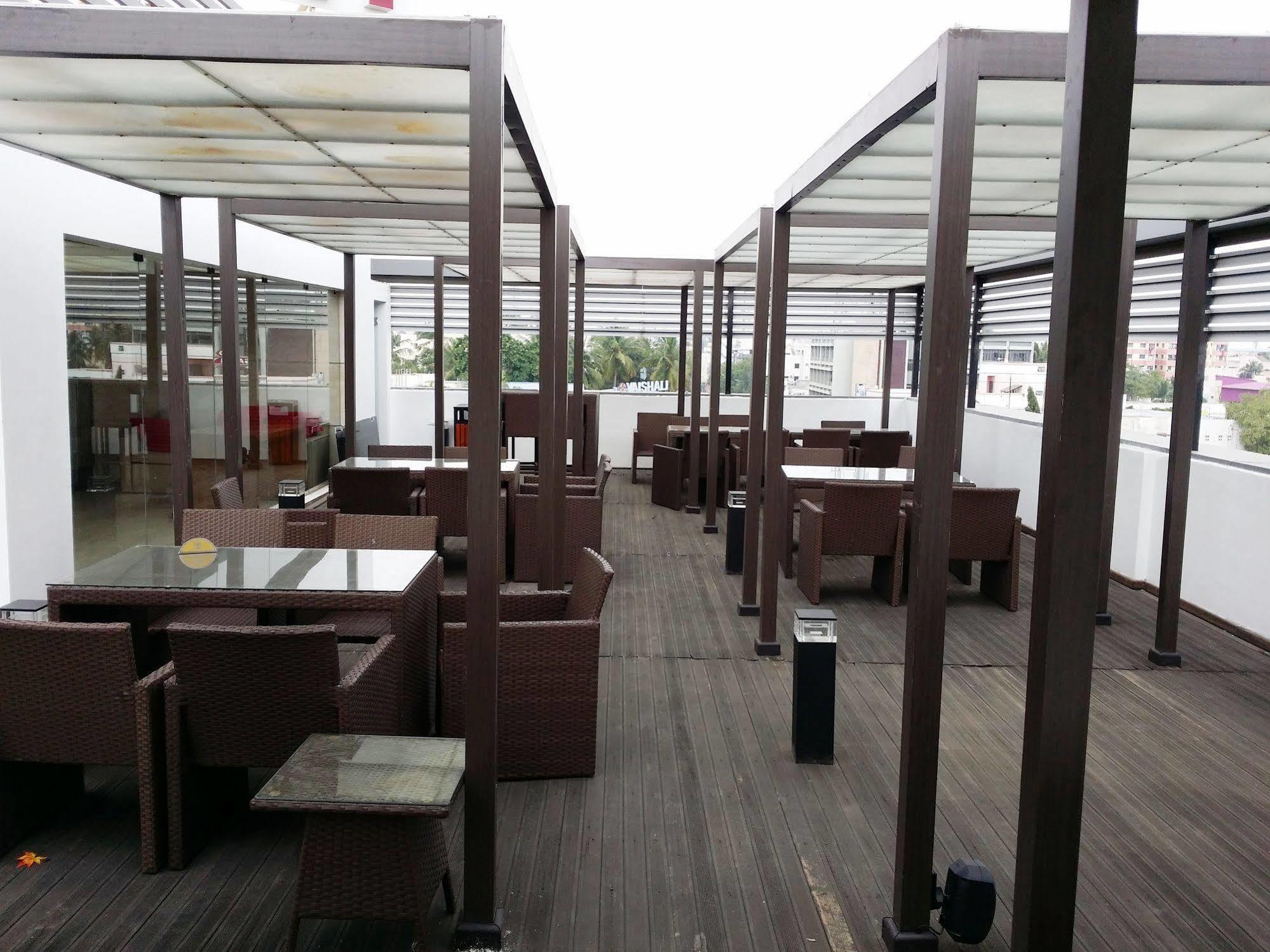 Hotel Oxina Lygon Tiruchirappalli エクステリア 写真