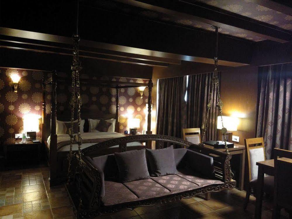 Hotel Oxina Lygon Tiruchirappalli エクステリア 写真