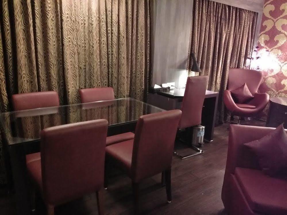 Hotel Oxina Lygon Tiruchirappalli エクステリア 写真