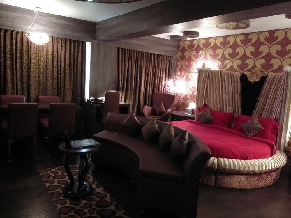 Hotel Oxina Lygon Tiruchirappalli エクステリア 写真